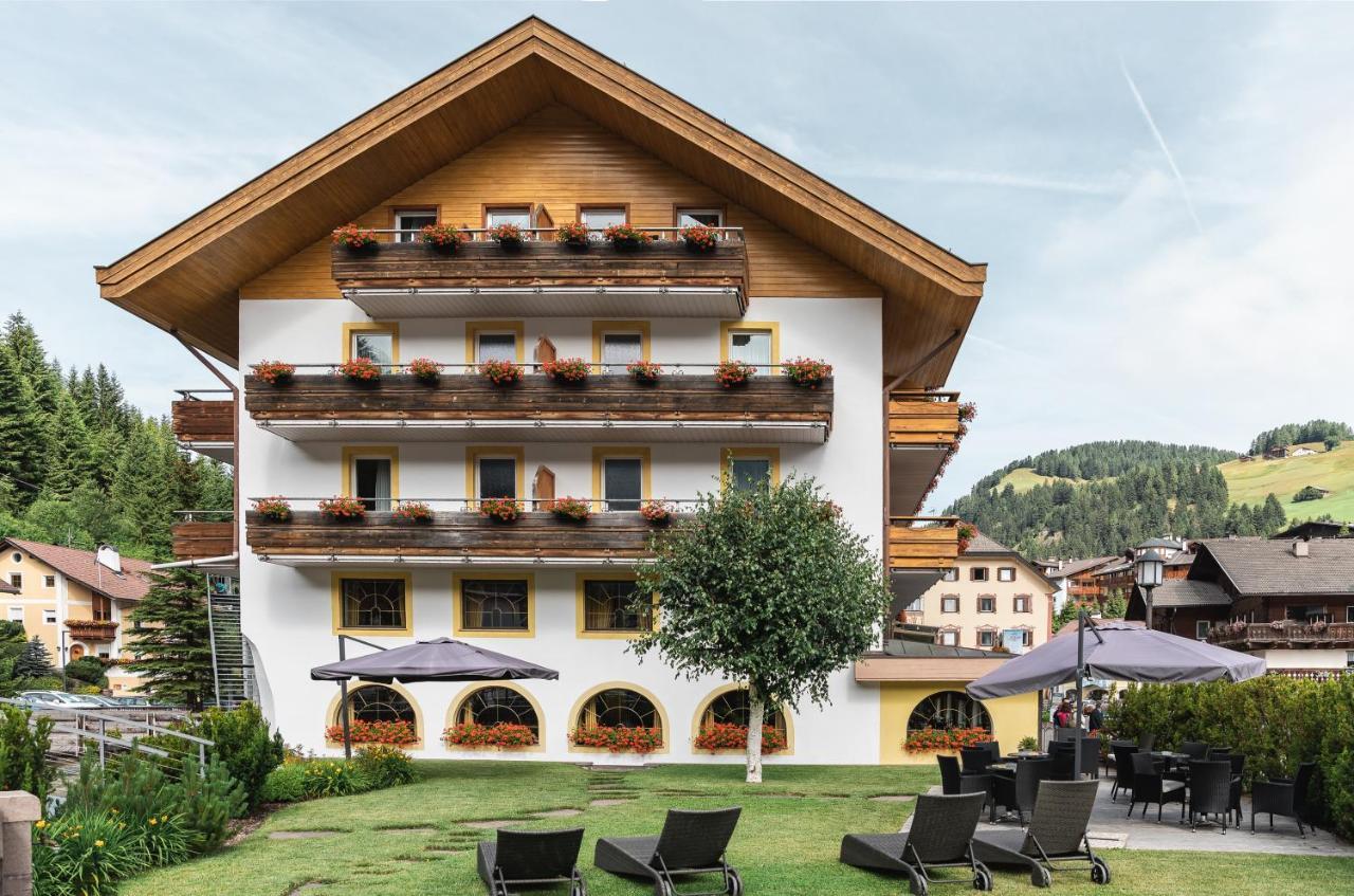 Hotel Oswald Selva di Val Gardena Ngoại thất bức ảnh