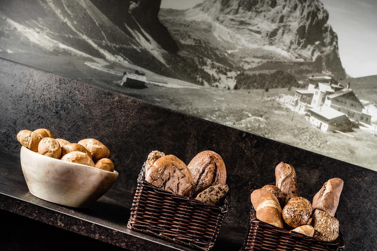 Hotel Oswald Selva di Val Gardena Ngoại thất bức ảnh